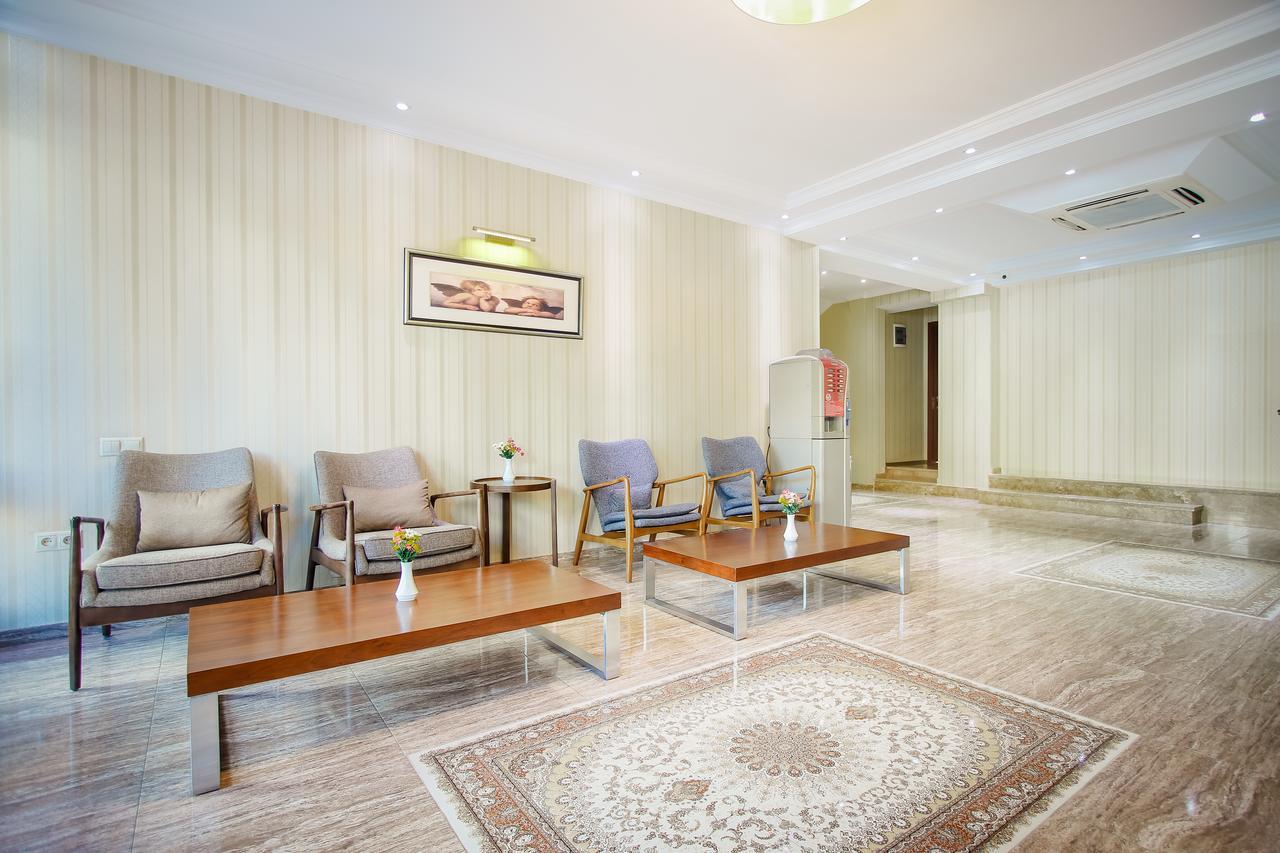 Gtm Plaza Hotel Tbilisi Exterior foto